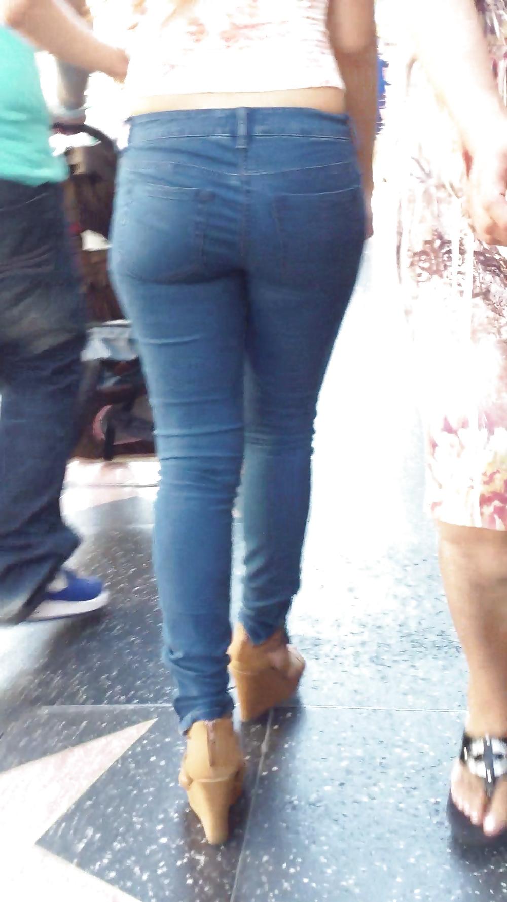 25P Nice sexy MILF ass & butt in jeans