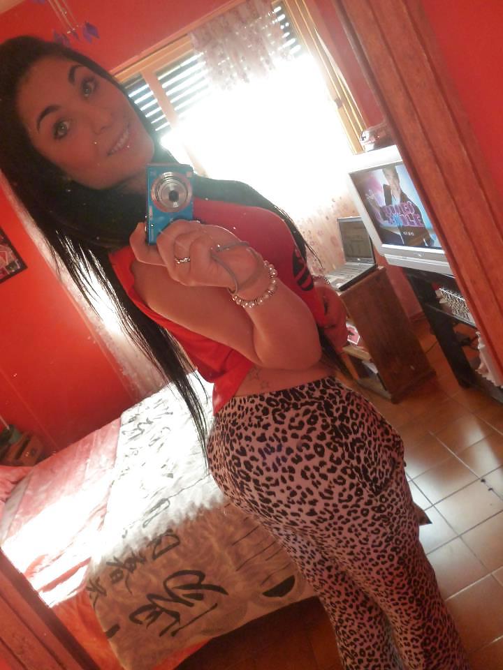 25P Big bubble butt shemale in leggings