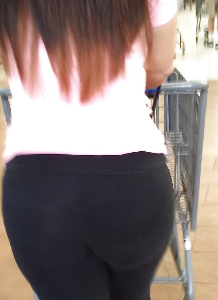 10P Cubana latina Sexy MILF FAT BUTT in tights! Voyeur Candid