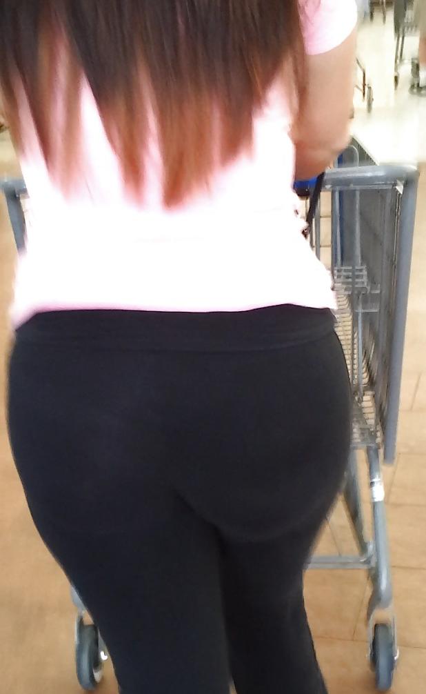 10P Cubana latina Sexy MILF FAT BUTT in tights! Voyeur Candid