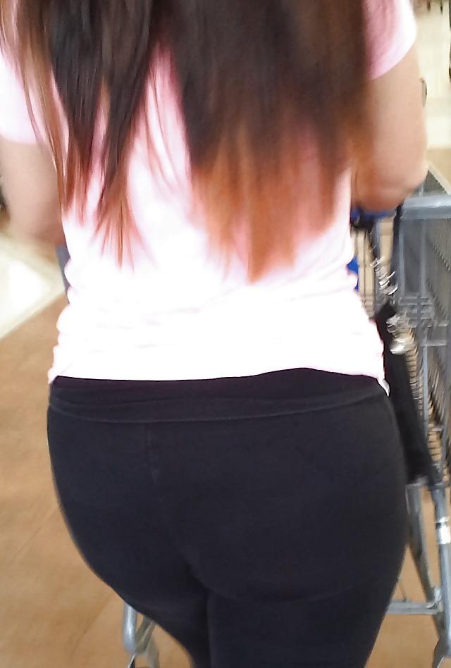 10P Cubana latina Sexy MILF FAT BUTT in tights! Voyeur Candid