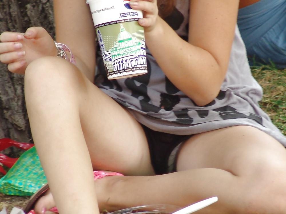 25P Upskirt and embarrassing nudity 3