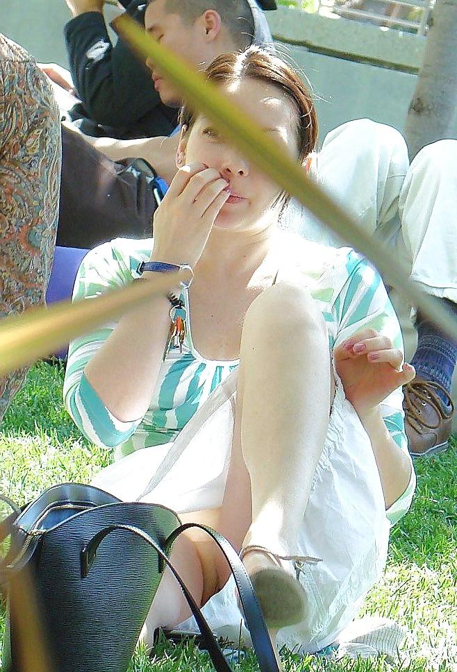 25P Upskirt and embarrassing nudity 3