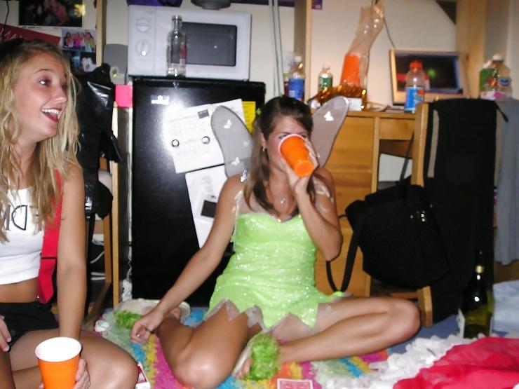 25P Upskirt and embarrassing nudity 3