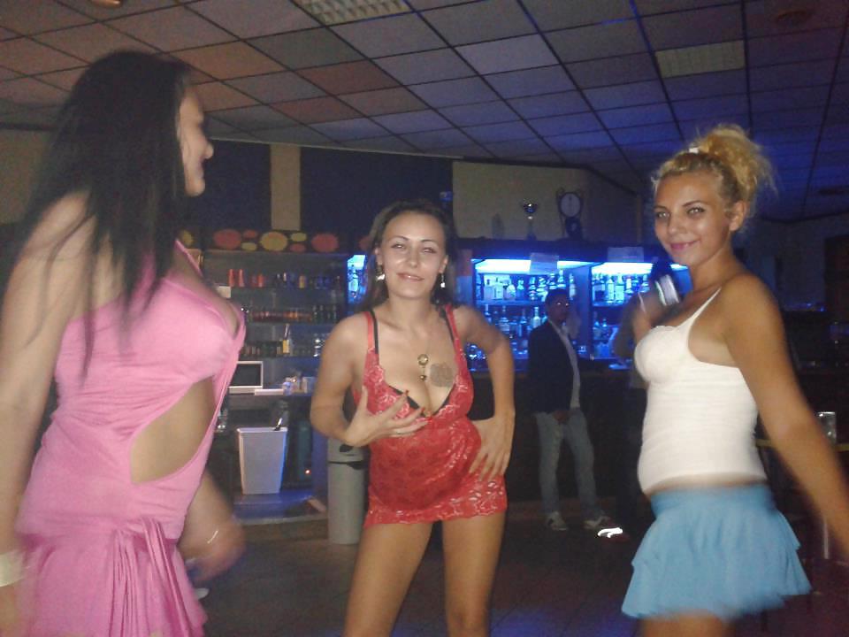 25P ROXANA pls comment this slut romanian escort