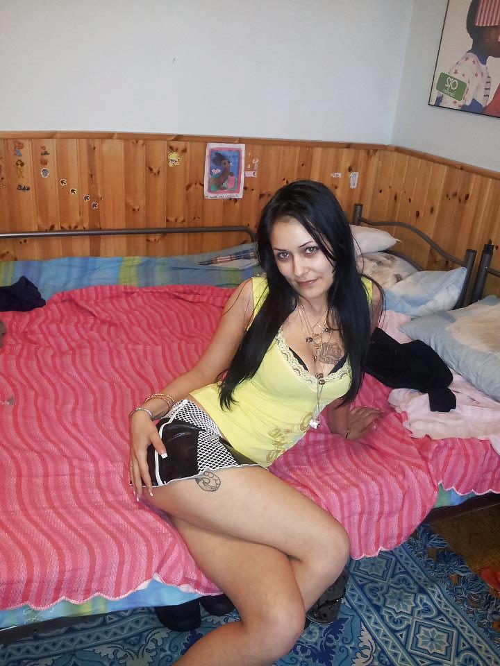 25P ROXANA pls comment this slut romanian escort