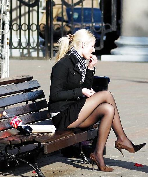 25P Some hot babe  upskirt pics