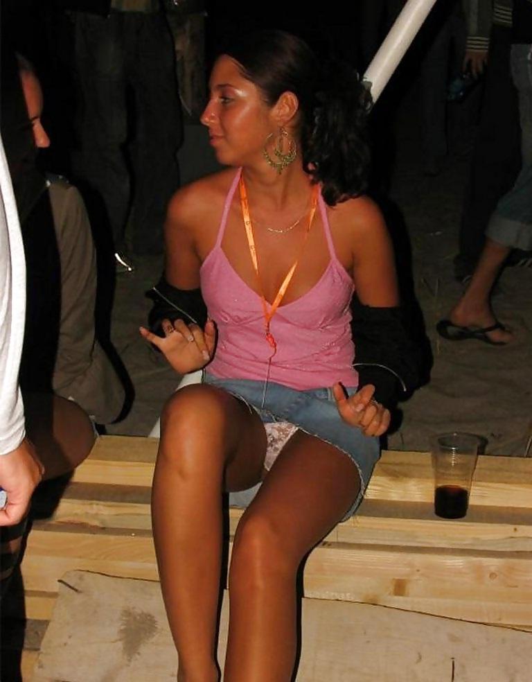25P Some hot babe  upskirt pics