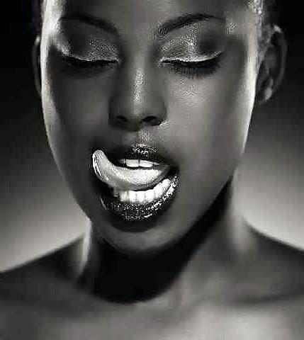25P Ebony Dominas