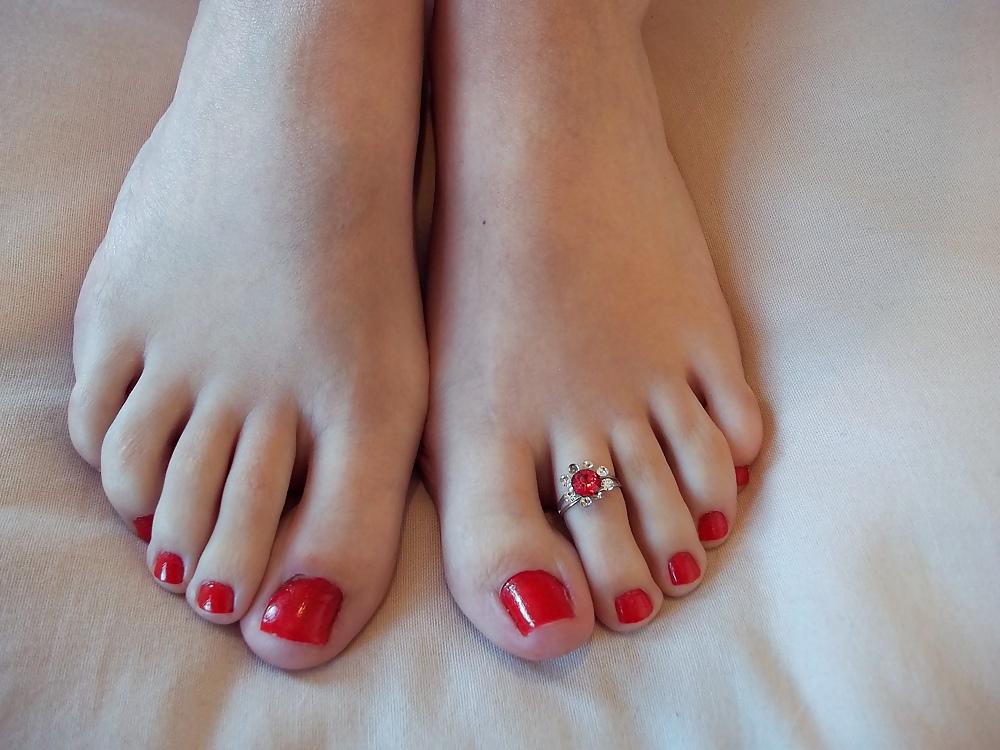 8P FOOT FETISH FEET TOES SOLES PUSSY CLIT HEELS COMMENT PLS