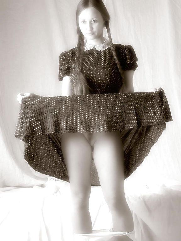 25P Black and white retro