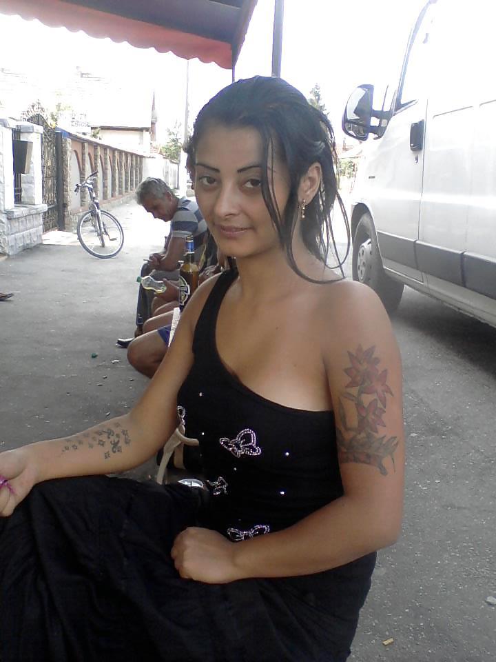 23P Romanian girl: maria