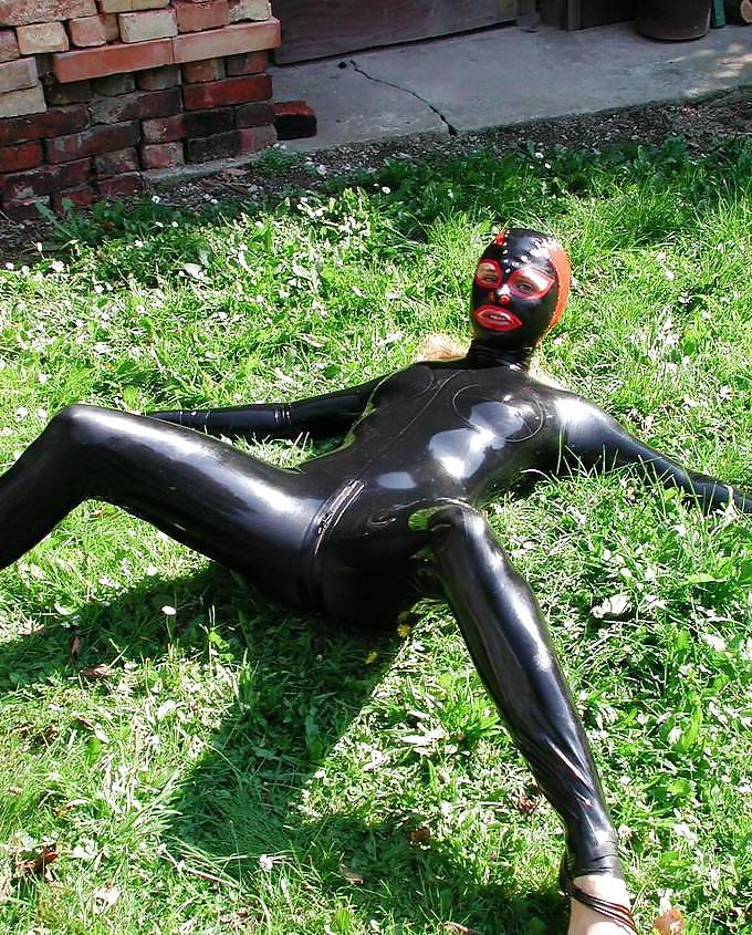25P Rubber Girls 3