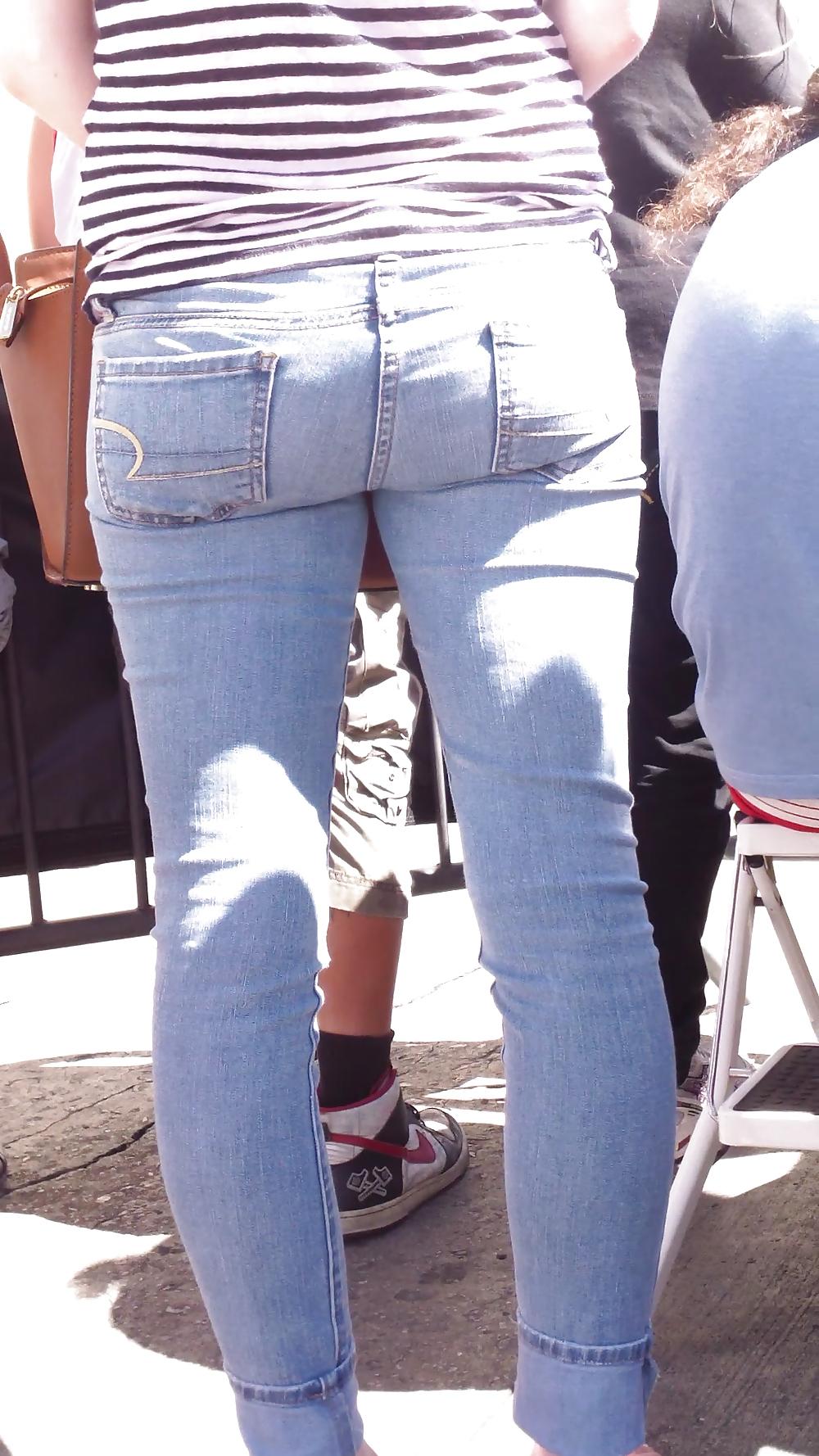 25P Teen ass & close up butt in jeans