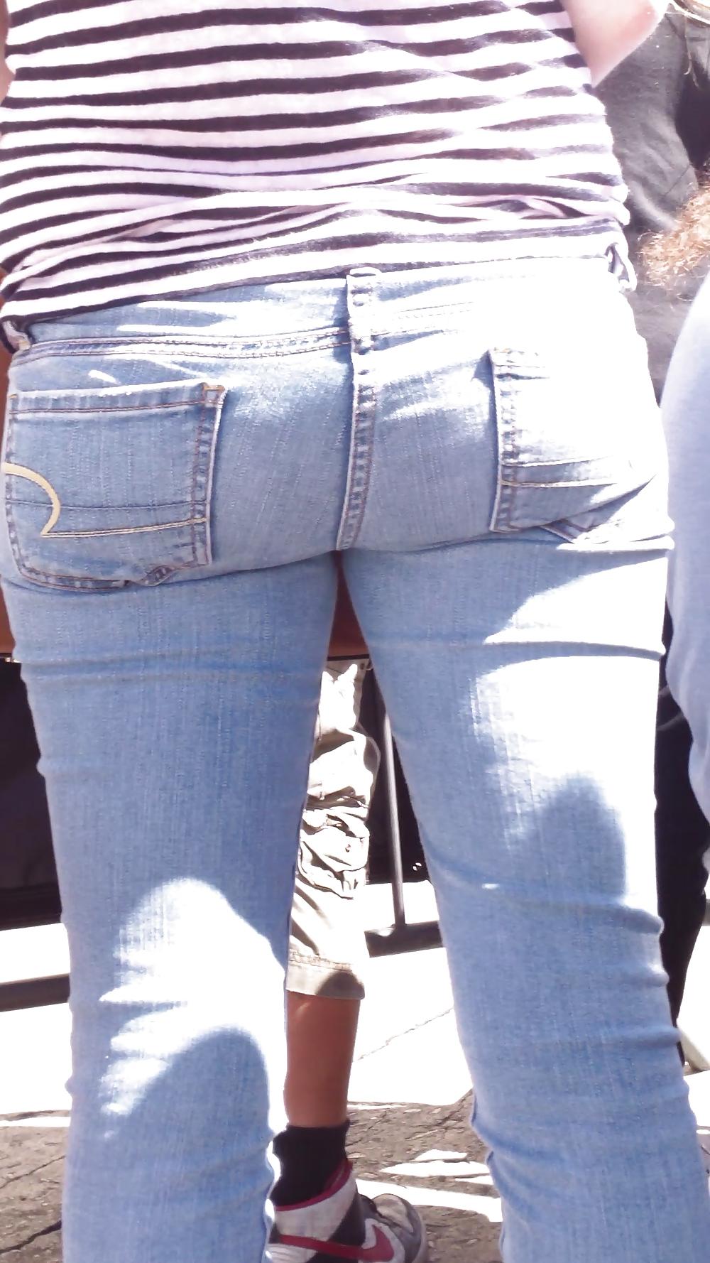 25P Teen ass & close up butt in jeans