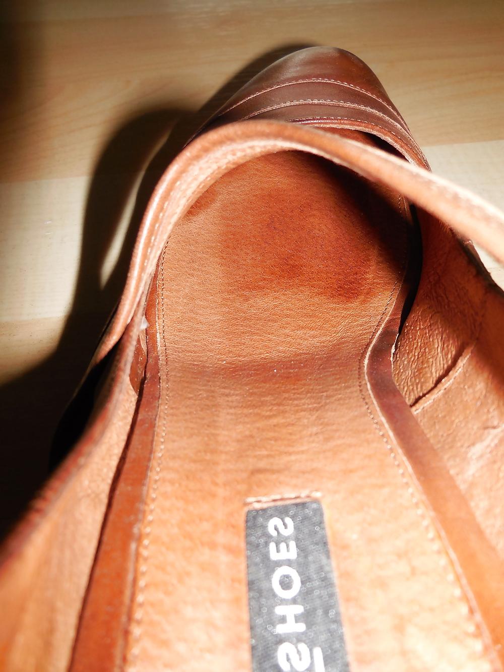 11P Bilder zum Film Heels meiner Frau (GFs Heels)