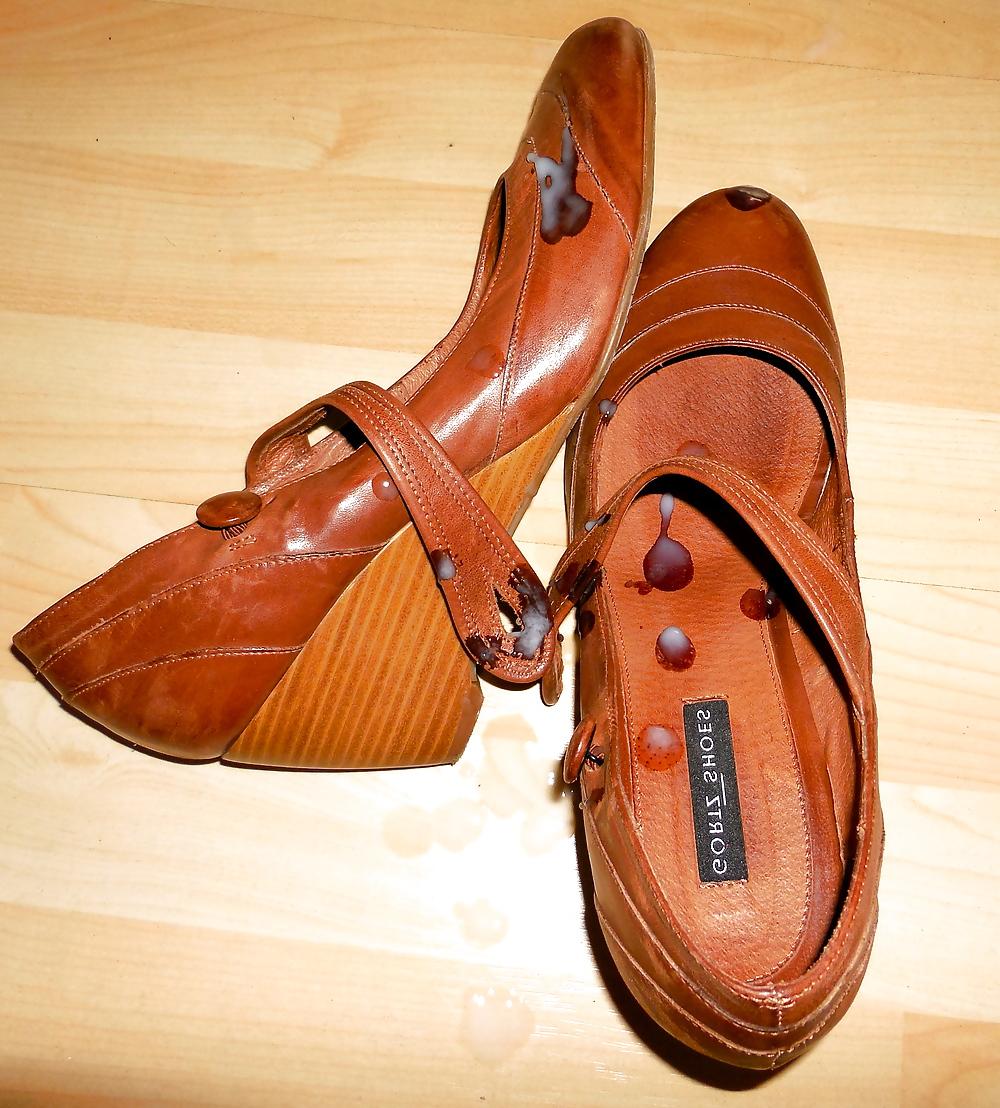 11P Bilder zum Film Heels meiner Frau (GFs Heels)