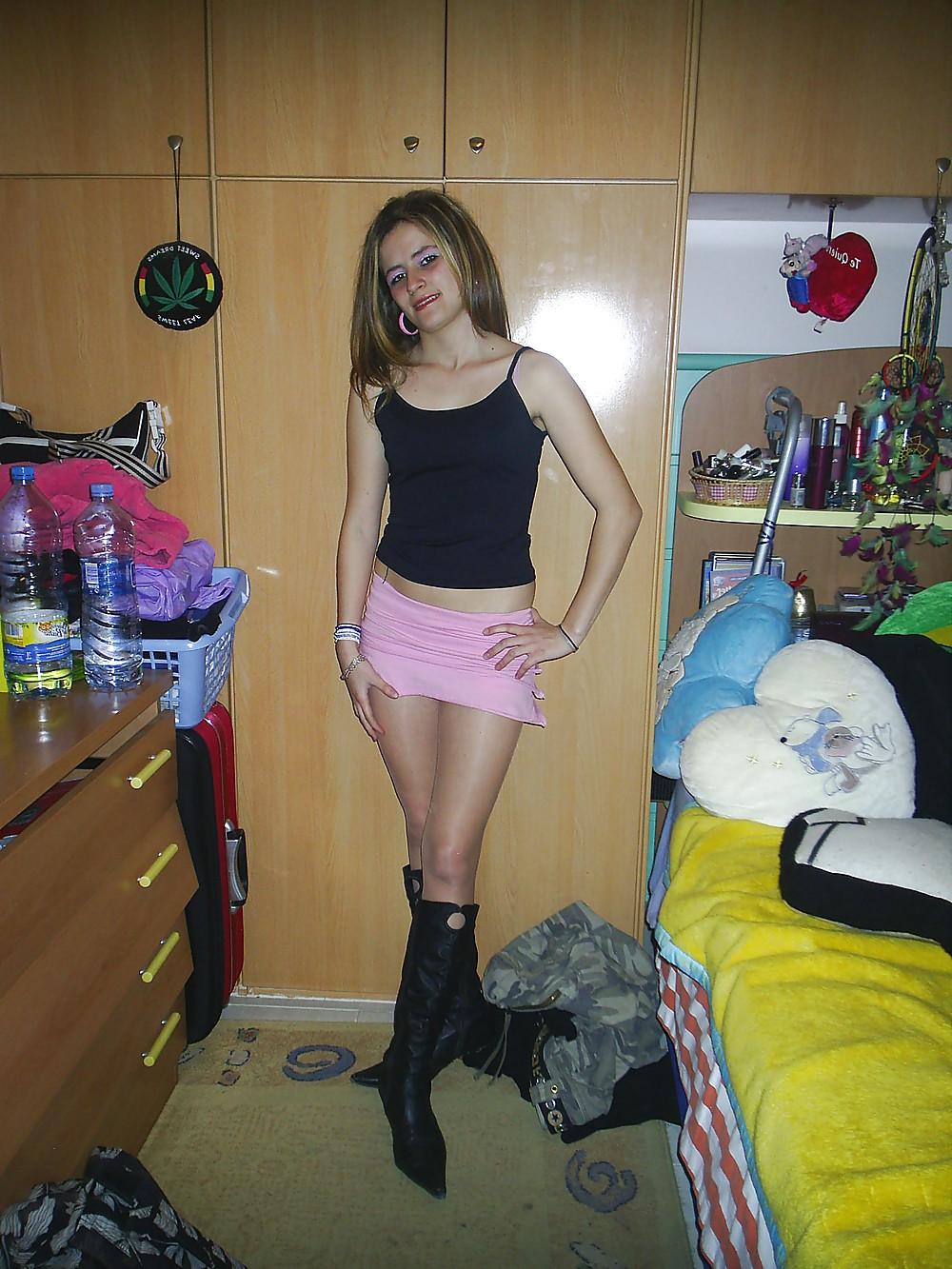 25P Les salopes (non nude )