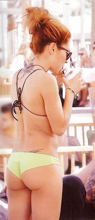 25P Greek Celebs During Summer Holidays(2013)