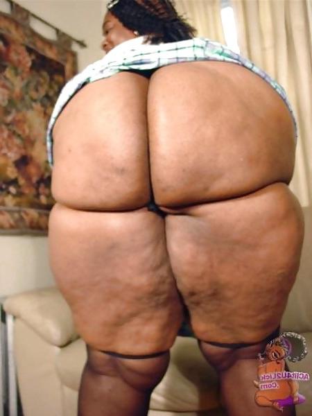 24P Big Booty School Girl