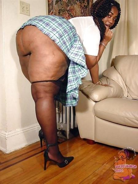 24P Big Booty School Girl