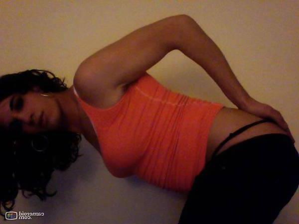 6P Hott crossdresser with plump bubble butt