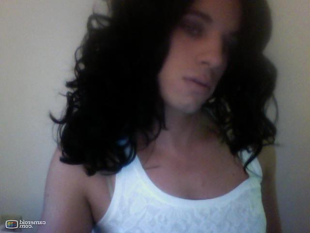 6P Hott crossdresser with plump bubble butt
