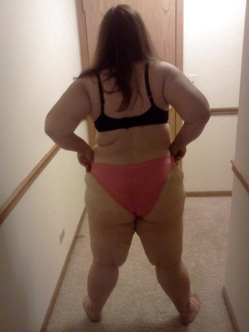 17P MY BBW SLAVE IN AND OUT HER PANTIES