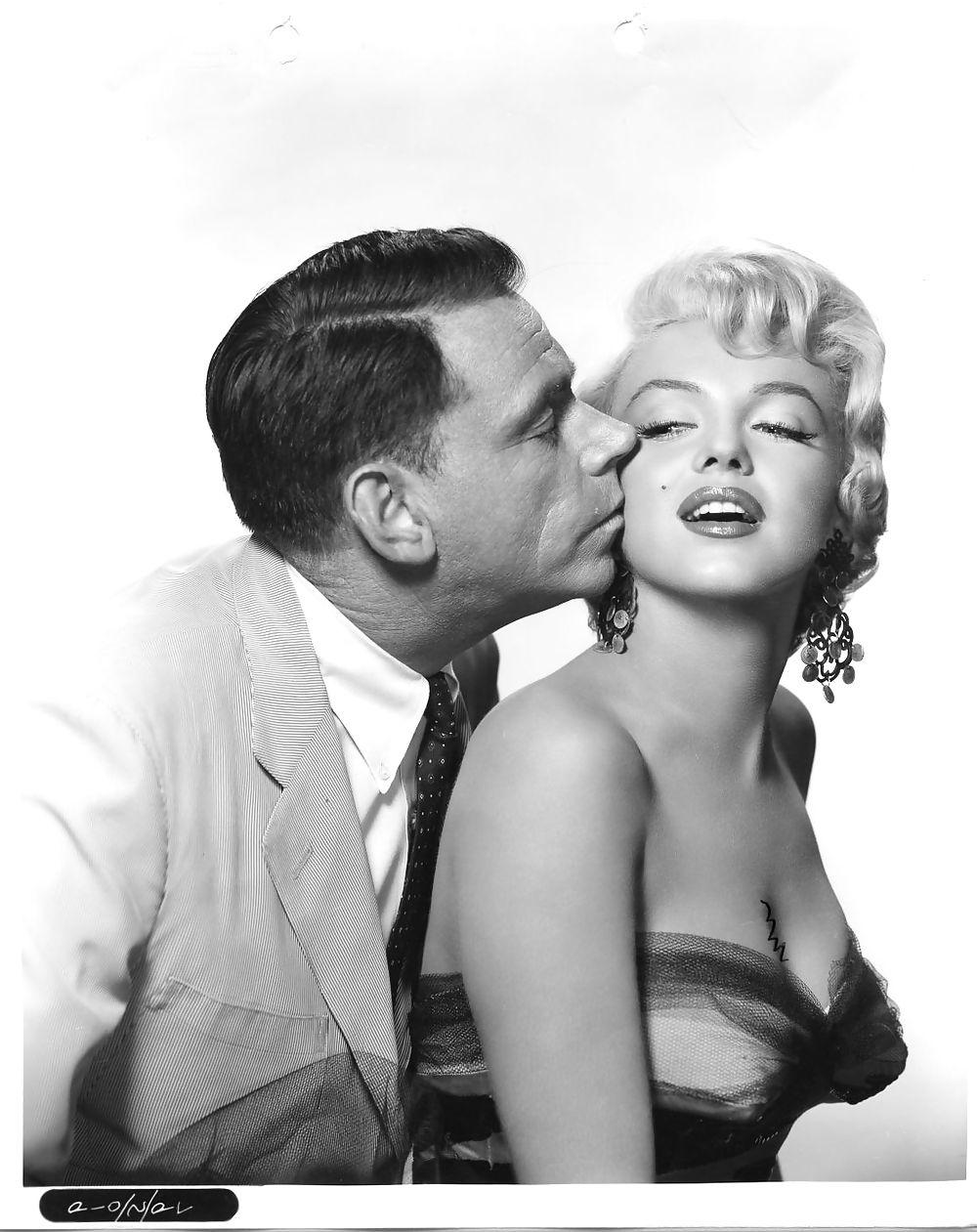 5P Hot Movie 31 : THE SEVEN YEAR ITCH  