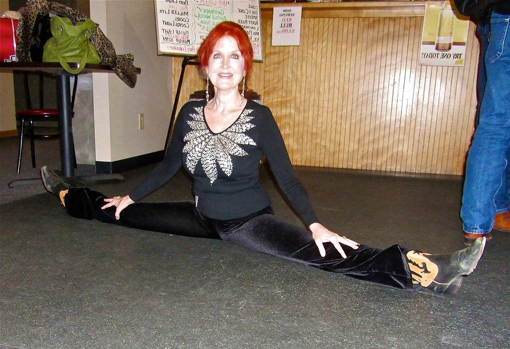 25P Redhead Granny Stripper (Non Nude)