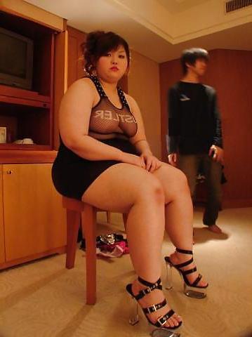 20P Chubby asian babes