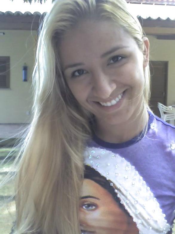 25P Rubia Nalgona - Big Butt Blonde