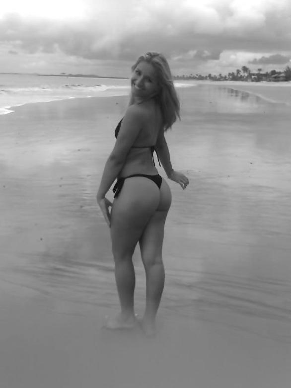 25P Rubia Nalgona - Big Butt Blonde