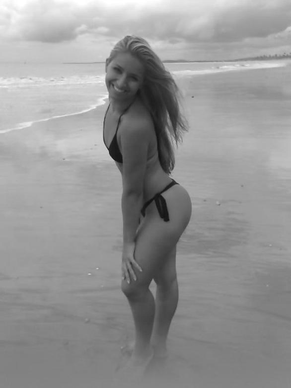 25P Rubia Nalgona - Big Butt Blonde
