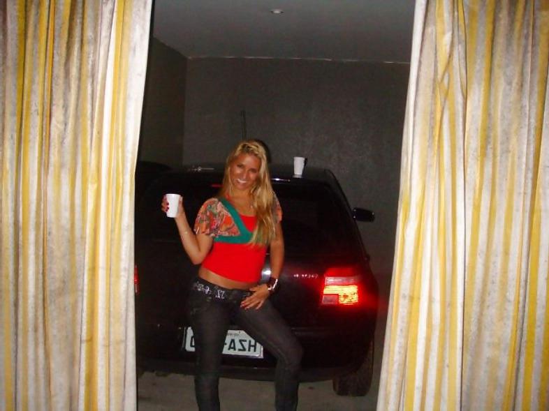 25P Rubia Nalgona - Big Butt Blonde