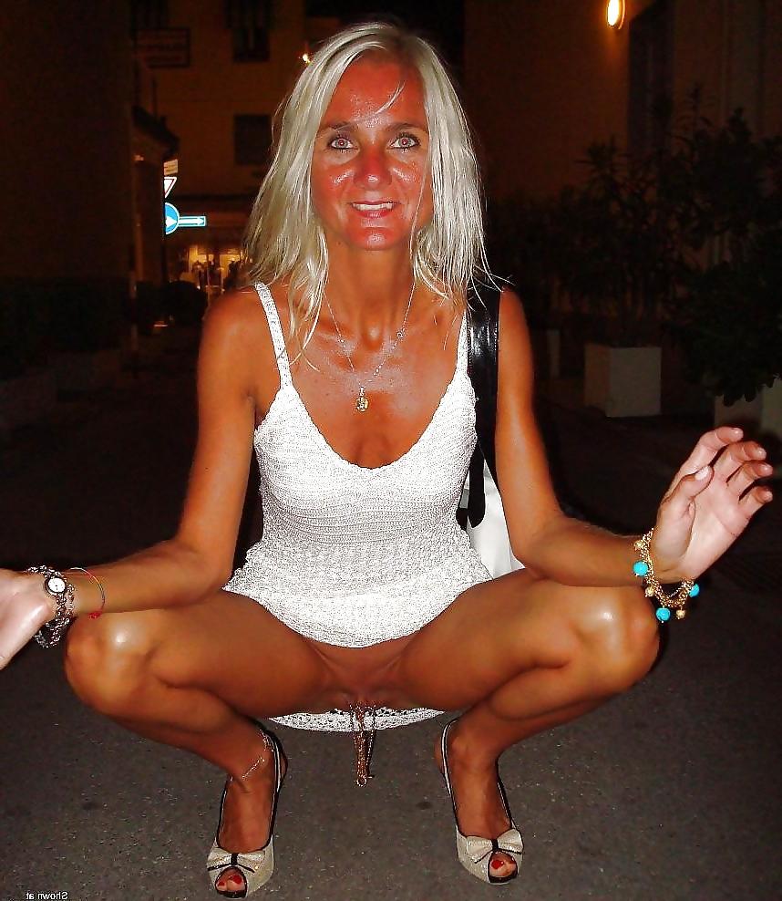 22P Sluts upskirts