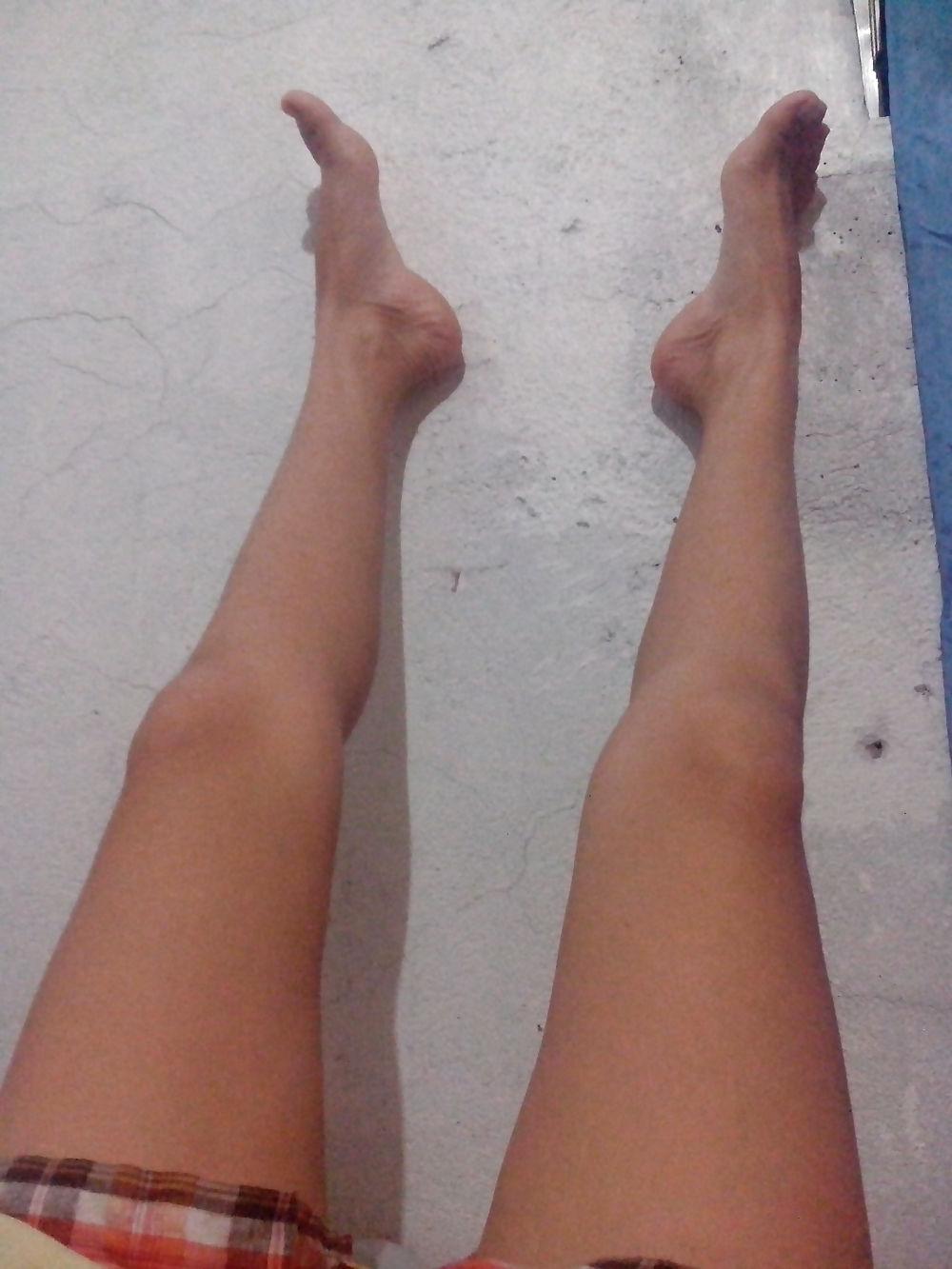 18P My Filipino GF's Feet