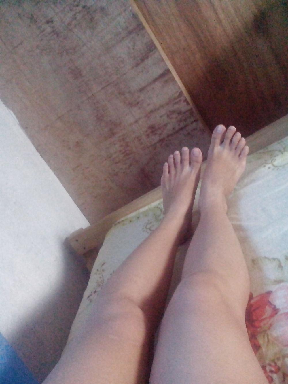 18P My Filipino GF's Feet