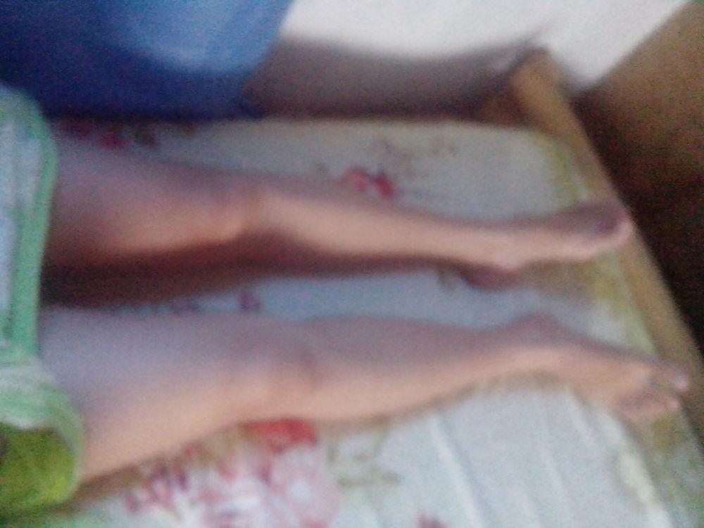 18P My Filipino GF's Feet