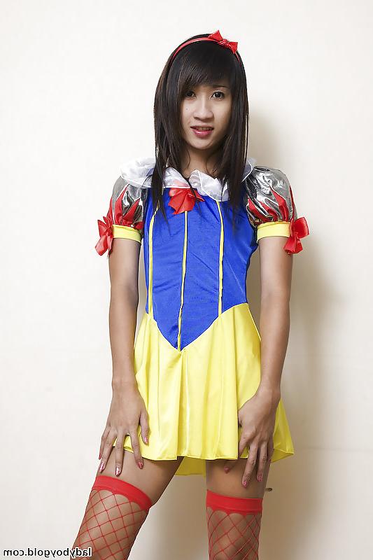 8P LadyBoy Snow White 1