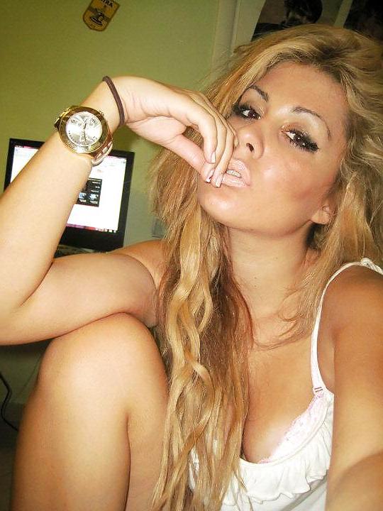 11P Greek girl: thera