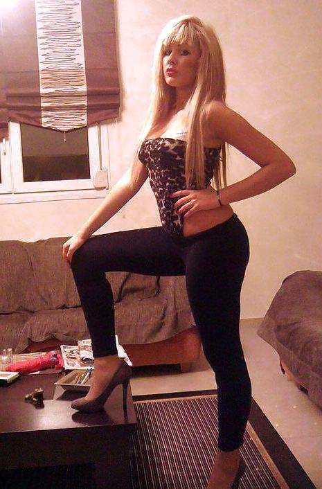 11P Greek girl: thera
