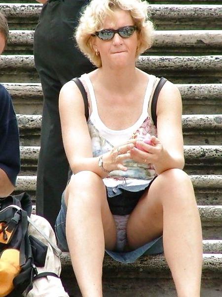 20P Upskirt White Panties 4