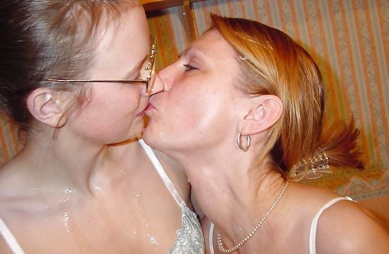 25P UK BUKKAKE SLUTS - Dee