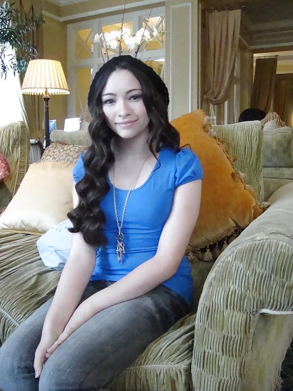 11P Jodelle Ferland