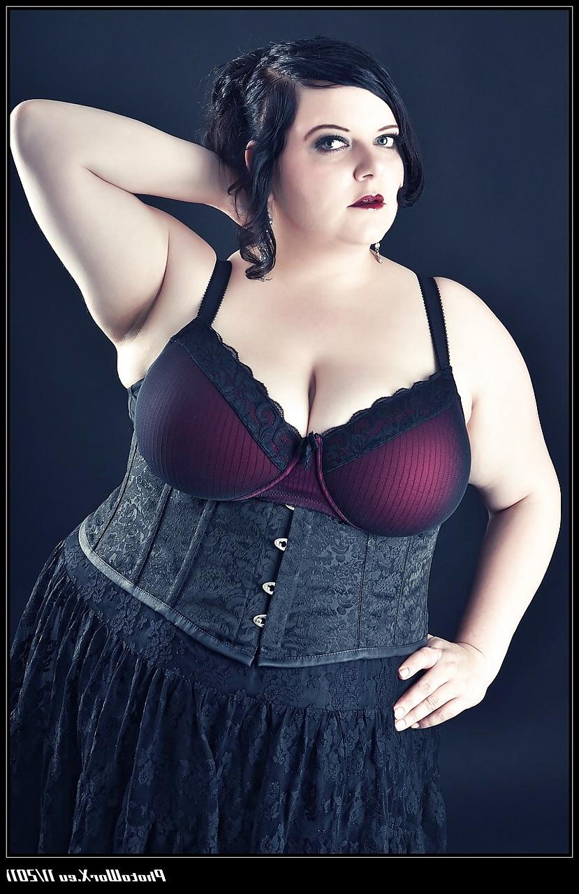 14P Bbw in corset