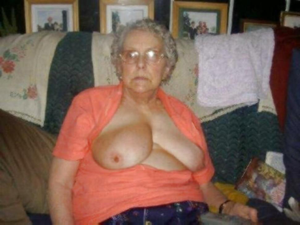 23P Mature and granny mix 25.