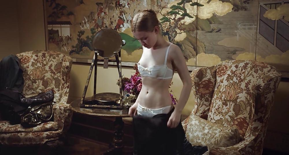 25P Emily browning Shot Screen Full HD