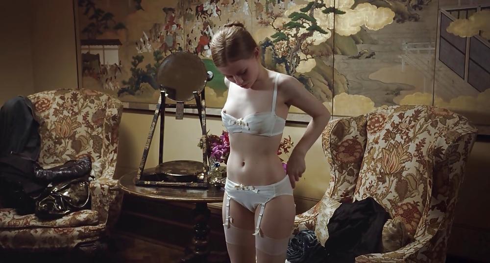 25P Emily browning Shot Screen Full HD
