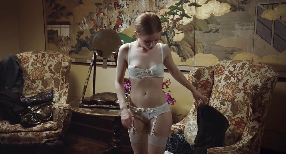 25P Emily browning Shot Screen Full HD